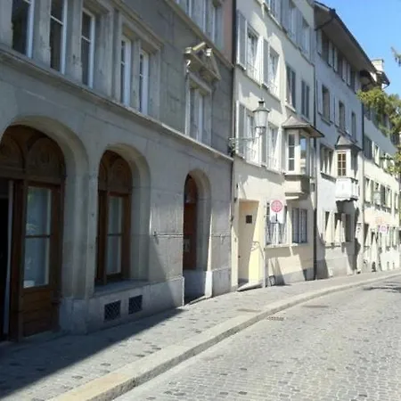 Апартаменты Charming 1br In The Old Town - Uz4 *